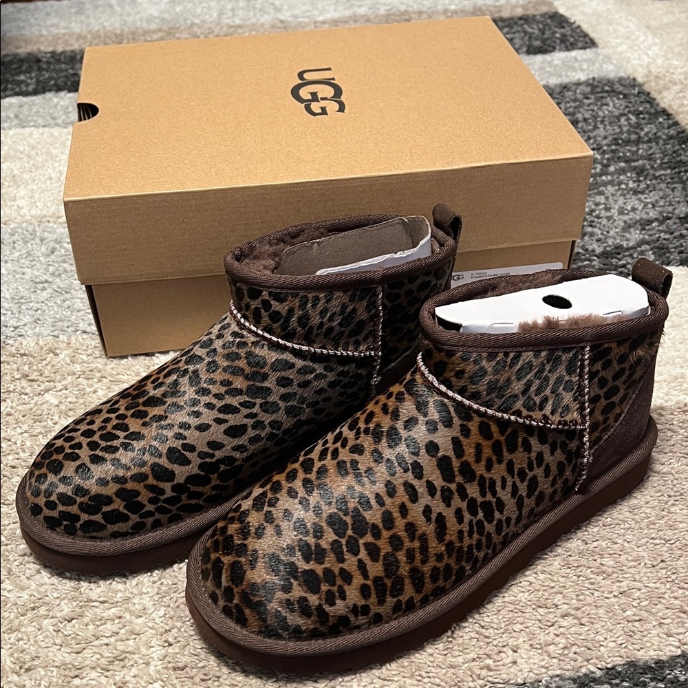 Ugg Ultra Mini Caspian boots, brown black calf hair, Burnt Cedar, size 8 NIB!